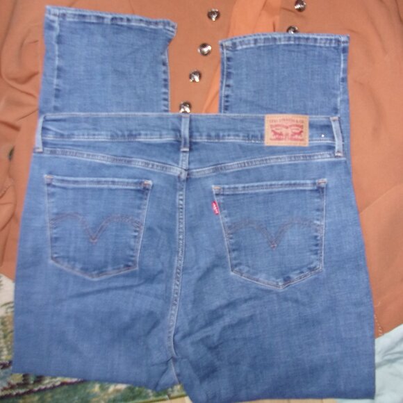 Levis   size 32 x 28 blue denim jeans womens pants stretch classic straight - Picture 1 of 6